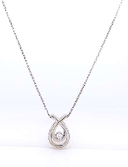 925 Sterling Silver approximate 0.4ctw Diamond Loop Pendant on Chain