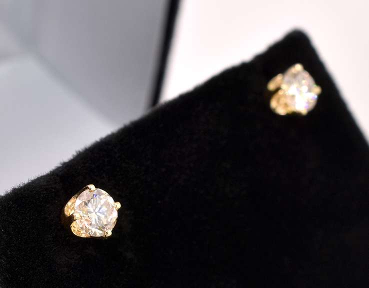 Firey Approx. 0.80CTW Diamond Stud Earrings In 14K Yellow Gold