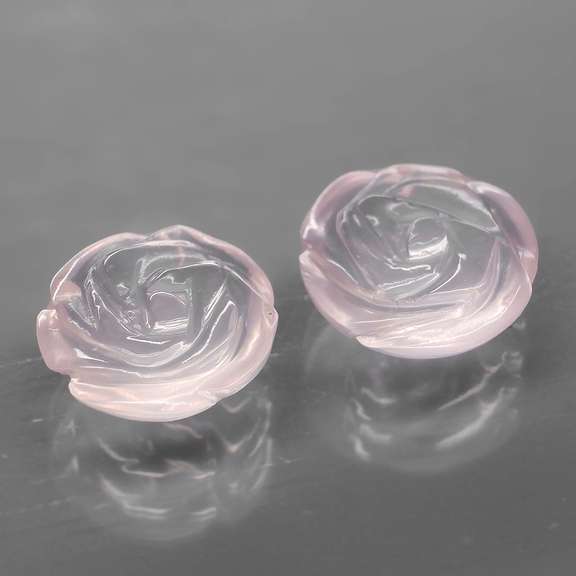 Translucent! 3.68ct pale pink Quartz flower carvings