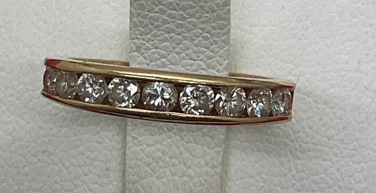 14K YELLOW GOLD AND DIAMOND WEDDING BAND
