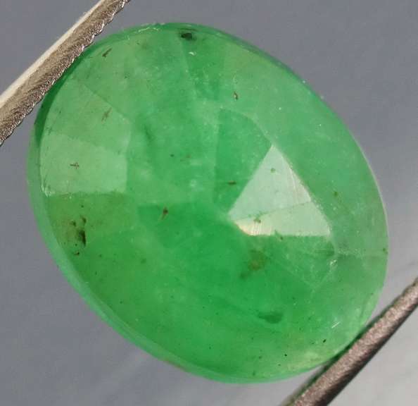 Gorgeous 5.81ct rich green Colombian Emerald