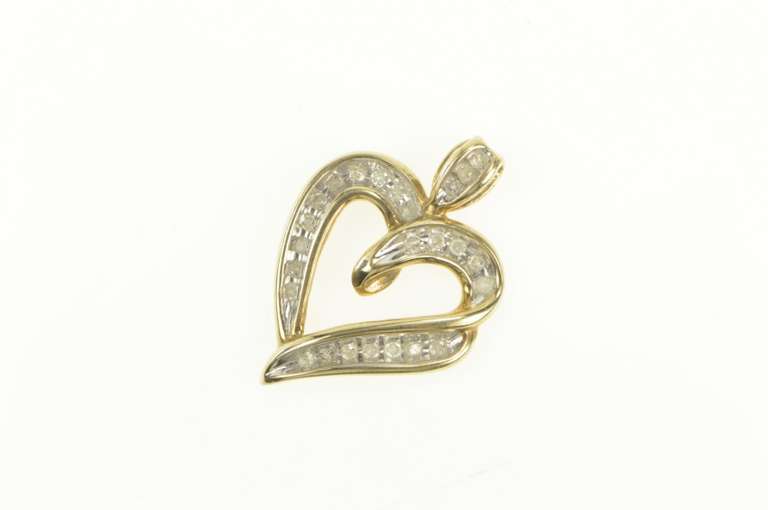 10K Yellow Gold 0.25 Ctw Diamond Heart Classic Love Vintage Pendant