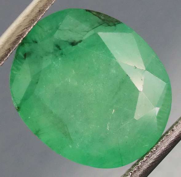 Glowing green! 4.46ct Colombian Emerald