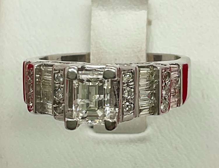 CERTIFIED 14K WHITE GOLD AND DIAMOND RING