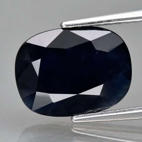 Heated only! 4.01ct midnight blue Sapphire