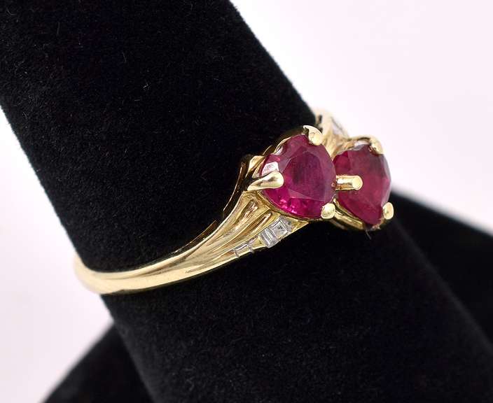 Wonderful Heart Ruby Gemstone Ring In Gold