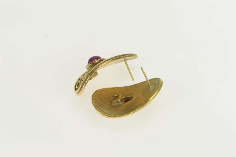 14K Yellow Gold Oval Ruby Etruscan Revival Ornate Vintage Earrings