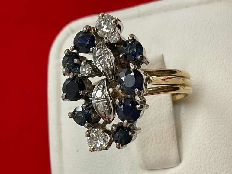 LADIES 14K GOLD DIAMOND AND SAPPHIRE VINTAGE RING