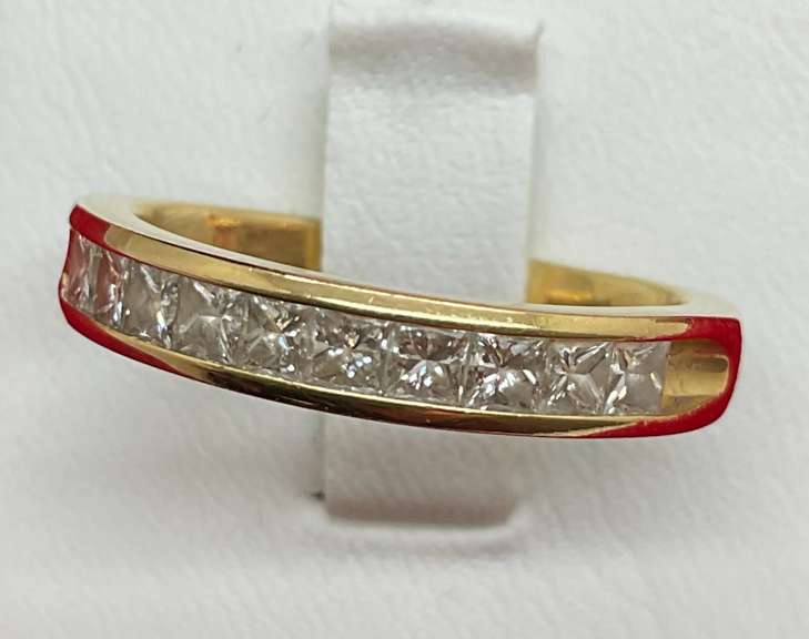 18K YELLOW GOLD DIAMOND BAND