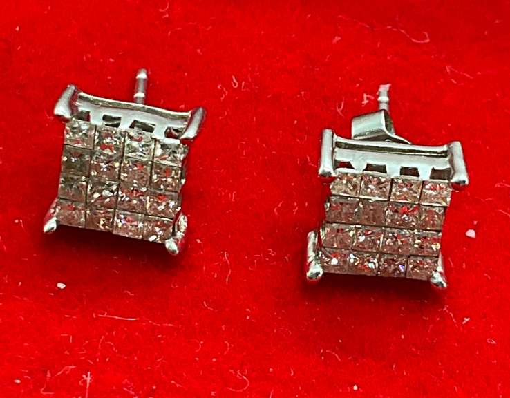 14K WHITE GOLD AND DIAMOND STUD EARRINGS