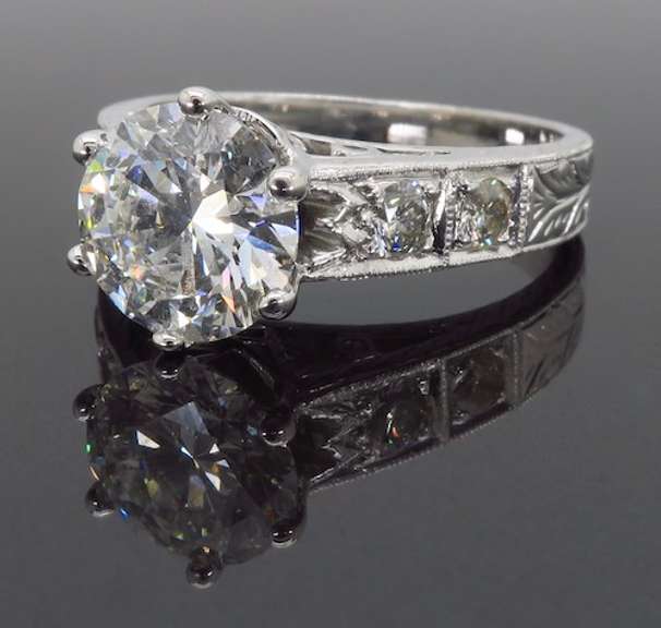 Elegant 1.90CTW Diamond Ring in 18k White Gold