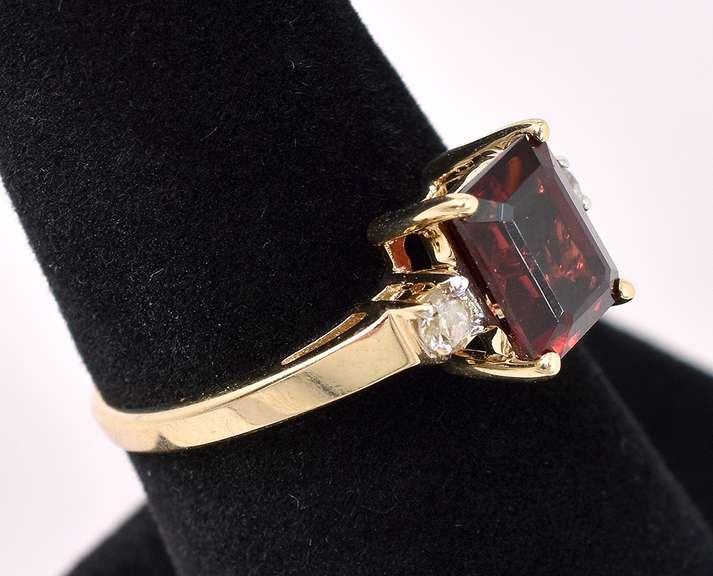 Amazing Garnet Ring In 14K Yellow Gold