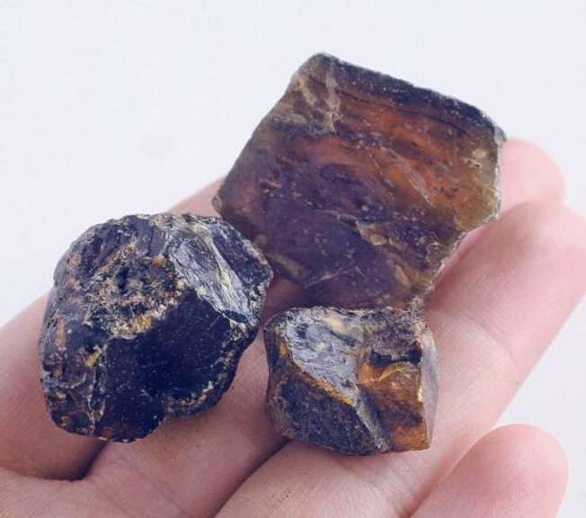 Amazing 68ct Blue Amber Copal rough set