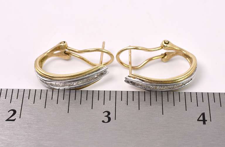 Elegant Diamond Earrings In Yellow Gold