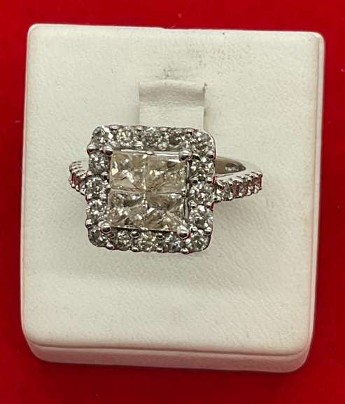 CERTIFIED BRAND NEW LADIES 14K WHITE GOLD AND DIAMOND RING. 2.60 CARATS TOTAL.