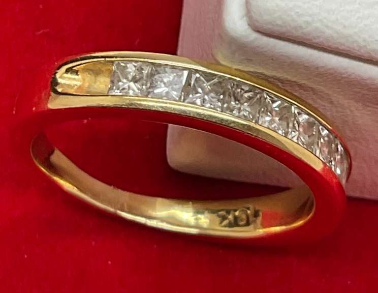 18K YELLOW GOLD DIAMOND BAND