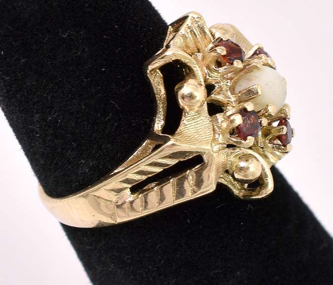 Gorgeous Moon Stone With Garnet Gems Ring In 14K Yellow Gold