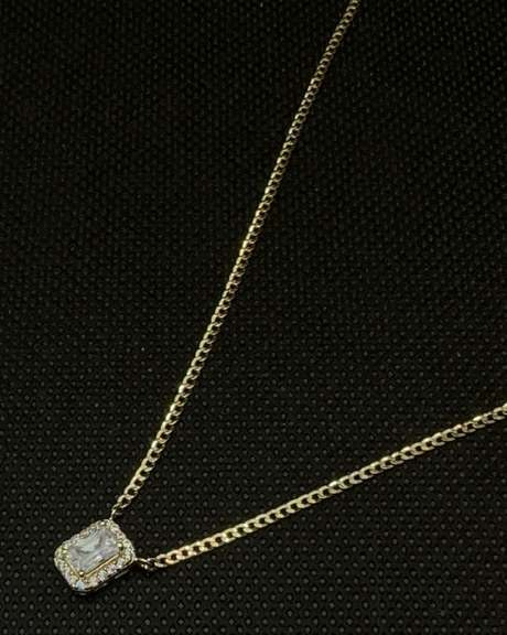 CLASSY CUBIC ZIRCONIA PENDANT SET IN 14K YELLOW GOLD