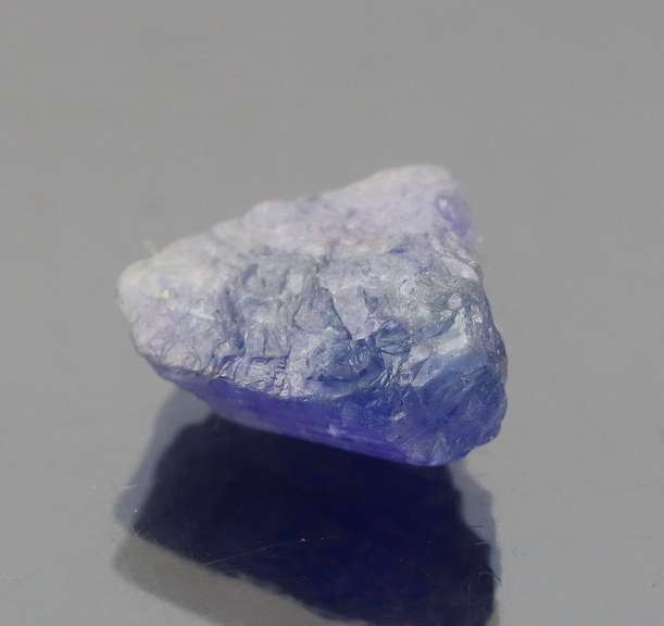 Collectors 14.72ct rich blue violet uncut Tanzanite