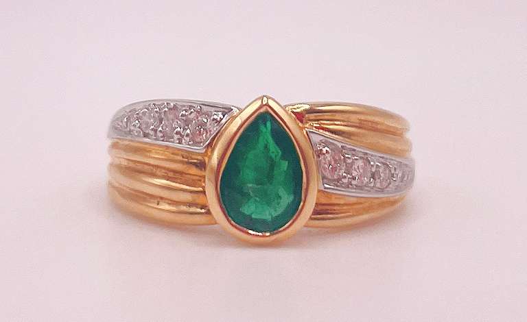 18kt Solid Yellow Gold, Emerald, and Diamond, Ring