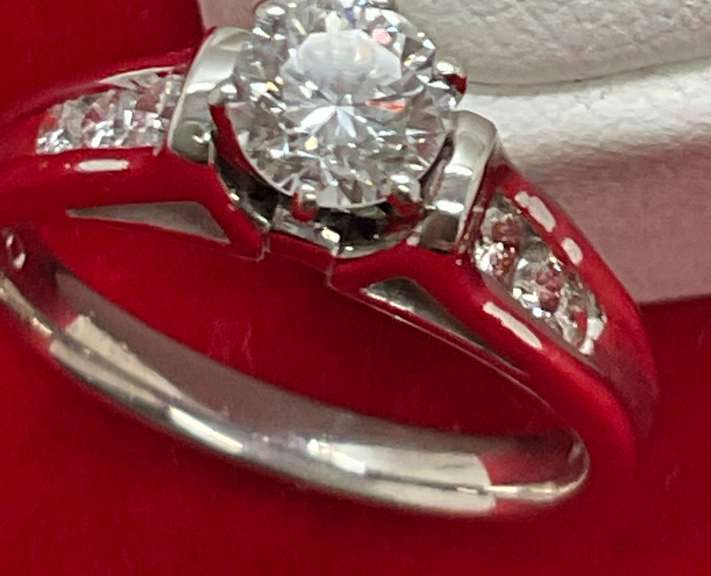 CERTIFIED LADIES PLATINUM AND DIAMOND RING