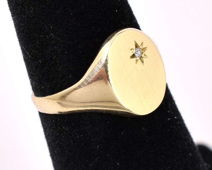Sturdy Signet 14K Yellow Gold Ring