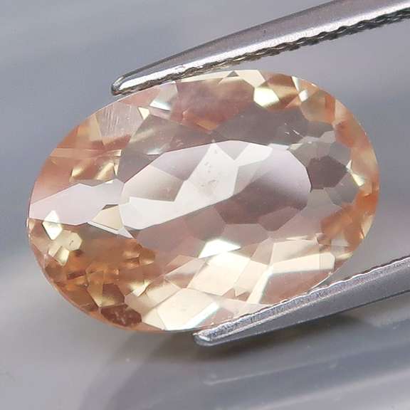 Tremendous 4.74ct Andesine Labradorite