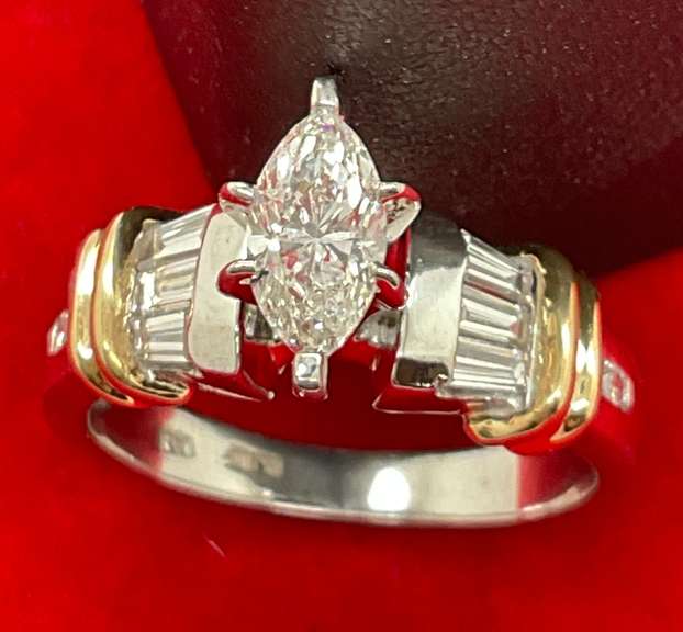 CERTIFIED 14K WHITE GOLD AND DIAMOND ENGAGEMENT RING. MINT CONDITION