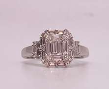 18KT SOLID WHITE GOLD AND DIAMOND RING