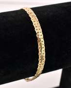 Solid Curb Link Bracelet In 14K Yellow Gold