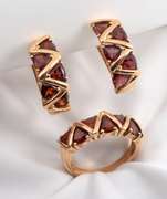 Stylish Triangular Garnet Ring and Earring Suite