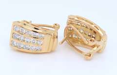 Attractive 18kt 3 Row Diamond Earrings