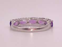 18KT SOLID WHITE GOLD & AMETHYST BAND RING