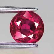 Captivating! Blood red 1.02ct Ruby solitaire