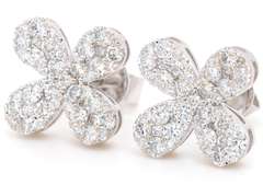 Sparkling 1.00ctw Diamond Flower Stud Earrings in 18K