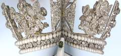 Unique 18kt White Gold Tourmaline and Diamond Ring