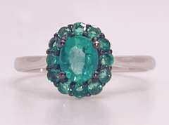 18KT SOLID WHITE GOLD & EMERALD RING