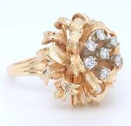 Powerful Yellow Gold Diamond Ribbon Ring