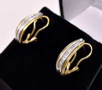 Elegant Diamond Earrings In Yellow Gold
