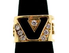 Powerful 18k Gold Contemporary Ring Studded with Diamonds