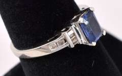 Endearing Blue Sapphire Ring In White Gold