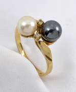 Estate Black & White Pearl Ring