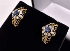 Dazzling Blue Sapphire Earring in 14K Yellow Gold