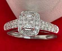CERTIFIED LADIES 14K WHITE GOLD AND DIAMOND RING