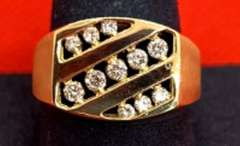MENS 14K YELLOW GOLD RING WITH 0.75 CARAT OF DIAMOND
