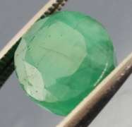 Vibrant color! 4.26ct green Colombian Emerald