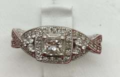 LADIES 14K WHITE GOLD DIAMOND RING