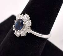 Dazzling Blue Sapphire Ring in 18Kt White Gold