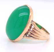 Beautiful Yellow Gold Oval Green Jade Ring