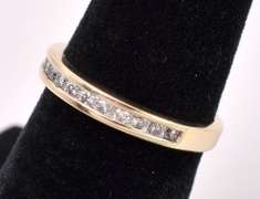 Lovely Diamond Ring In 14K Yellow Gold
